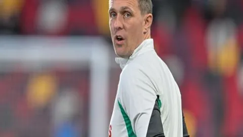 利物浦反超阿斯顿维拉，萨拉赫建功阿诺德绝杀锁定胜局