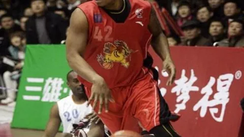 “巴黎圣日耳曼战胜莱比锡，马德里竞技不敌利物浦”